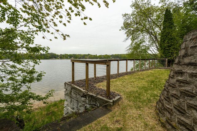 33497 Cobalt Circle NW, Cambridge, MN 55008
