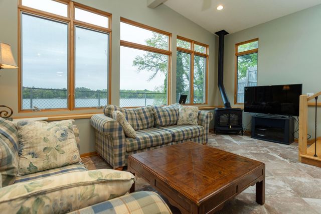 33497 Cobalt Circle NW, Cambridge, MN 55008