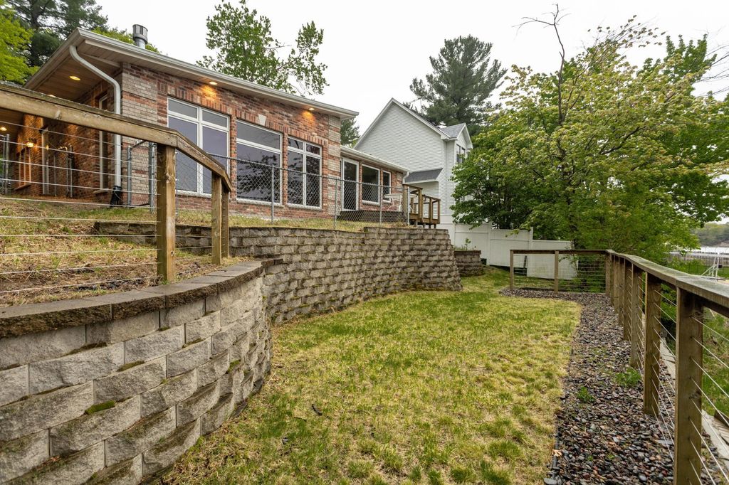 33497 Cobalt Circle NW, Cambridge, MN 55008