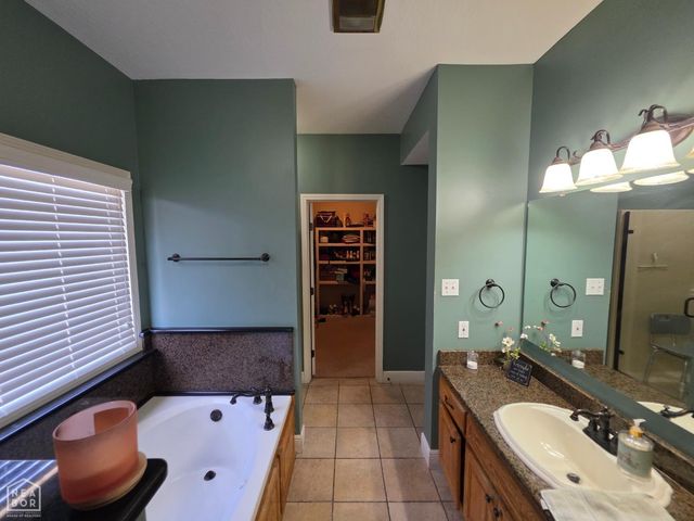 2301 Country Club Road, Paragould, AR 72450