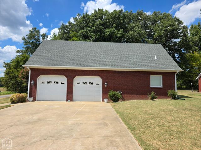 2301 Country Club Road, Paragould, AR 72450