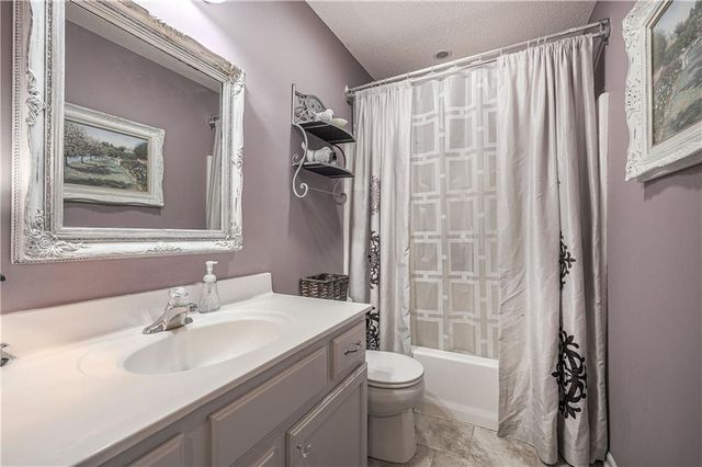 17149 Jessica Street, Gardner, KS 66030