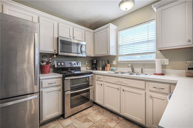 17149 Jessica Street, Gardner, KS 66030