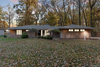 16966 Fairfield Street, Livonia, MI 48154