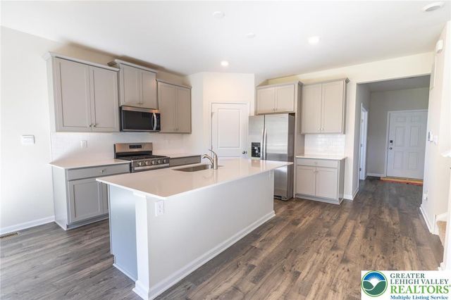 2153 Isabel Lane, Allentown City, PA 18103