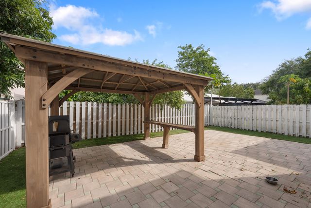 9859 NW 2nd Street, Plantation, FL 33324
