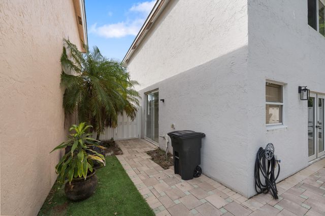 9859 NW 2nd Street, Plantation, FL 33324