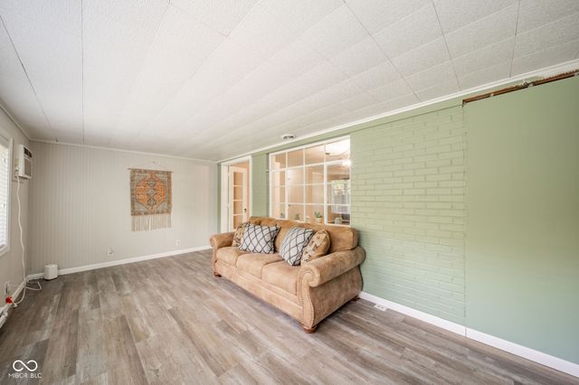 600 N Alden Road, Muncie, IN 47304