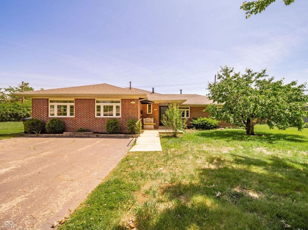 600 N Alden Road, Muncie, IN 47304