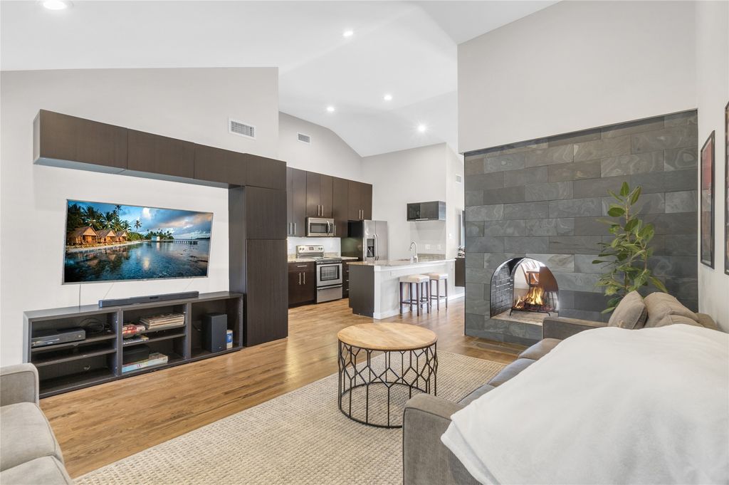 5806 Birchbrook Drive 206, Dallas, TX 75206