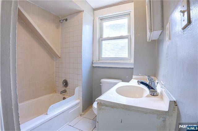 144 Steuben, East Orange, NJ 07018
