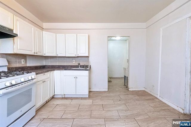 144 Steuben, East Orange, NJ 07018