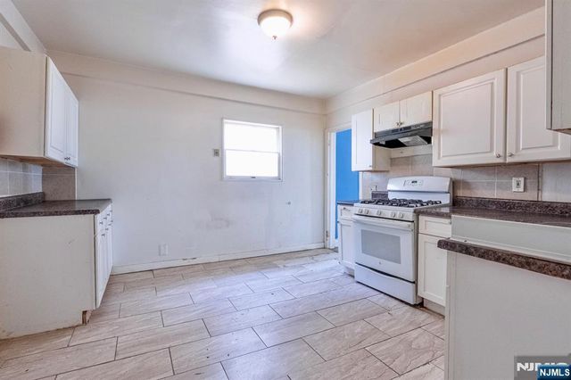 144 Steuben, East Orange, NJ 07018