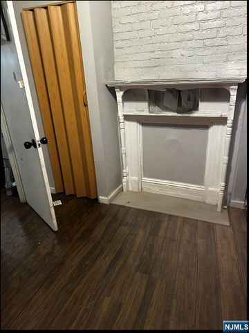 144 Steuben, East Orange, NJ 07018