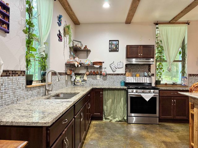 11229 Ocelot Rd., Gilmer, TX 75644