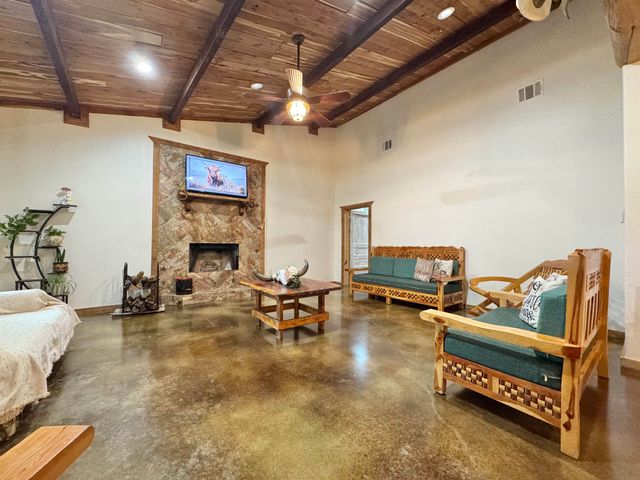 11229 Ocelot Rd., Gilmer, TX 75644