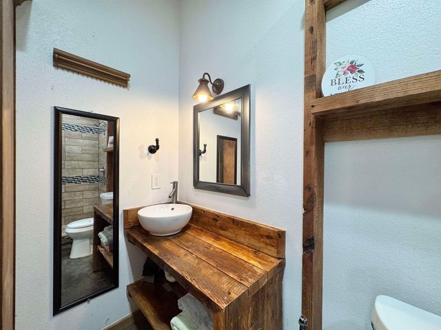 11229 Ocelot Rd., Gilmer, TX 75644