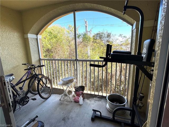 4122 Residence DR # 122, Fort Myers, FL 33901