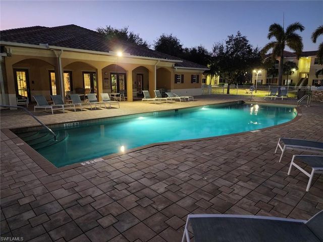 4122 Residence DR # 122, Fort Myers, FL 33901