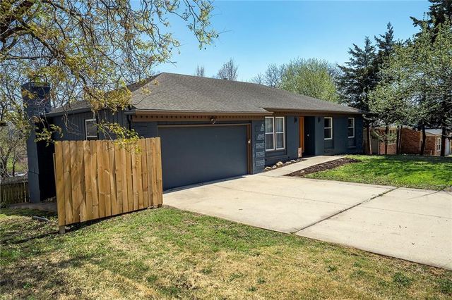924 Holiday Drive, Lawrence, KS 66049