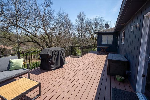 924 Holiday Drive, Lawrence, KS 66049