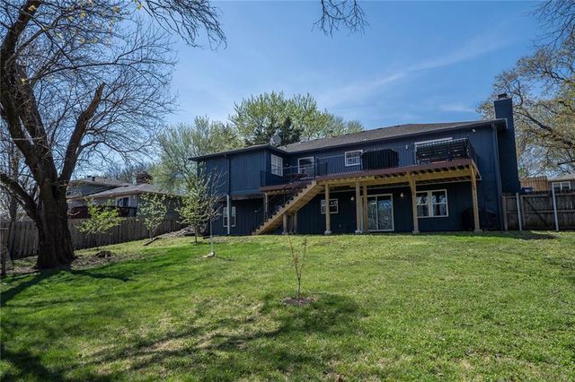 924 Holiday Drive, Lawrence, KS 66049