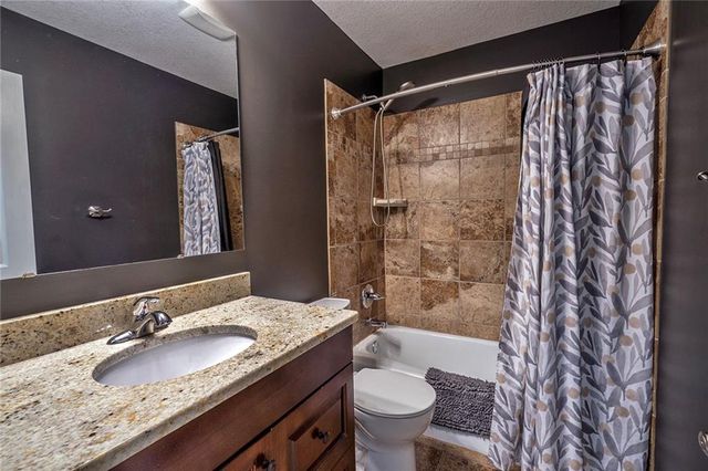 924 Holiday Drive, Lawrence, KS 66049