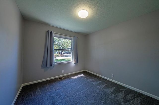 924 Holiday Drive, Lawrence, KS 66049