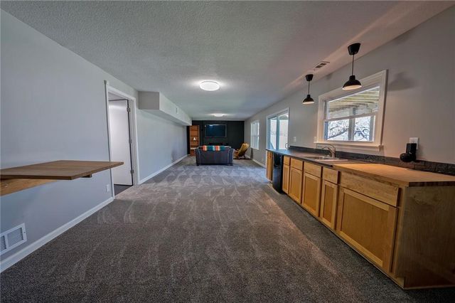 924 Holiday Drive, Lawrence, KS 66049