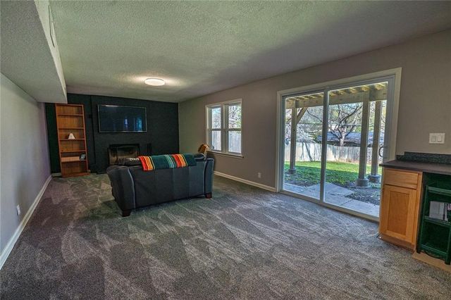 924 Holiday Drive, Lawrence, KS 66049