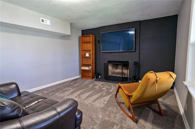 924 Holiday Drive, Lawrence, KS 66049