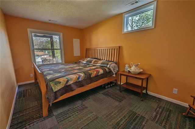 924 Holiday Drive, Lawrence, KS 66049