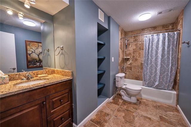 924 Holiday Drive, Lawrence, KS 66049