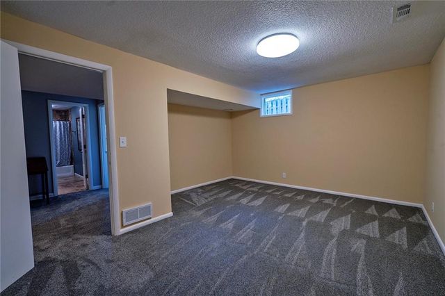 924 Holiday Drive, Lawrence, KS 66049
