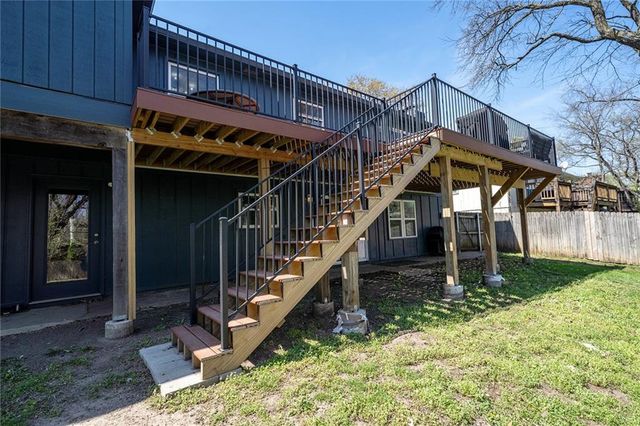 924 Holiday Drive, Lawrence, KS 66049