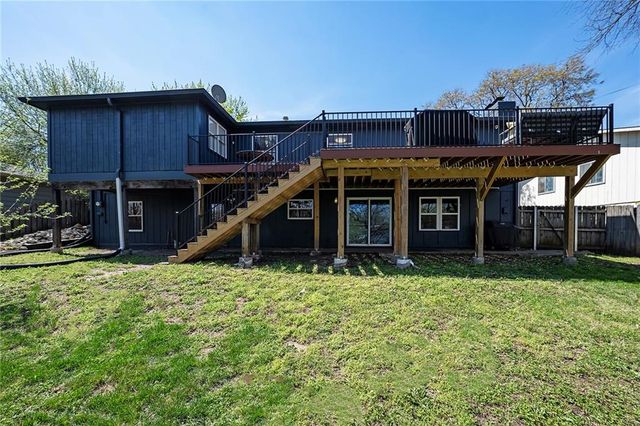 924 Holiday Drive, Lawrence, KS 66049