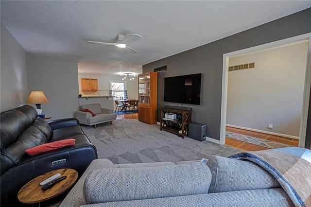 924 Holiday Drive, Lawrence, KS 66049