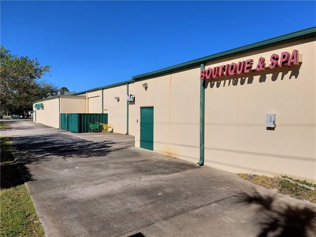 701 21st Street 101, Vero Beach, FL 32960