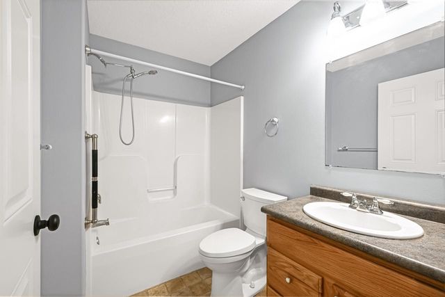 532 Tomahawk DRIVE, Twin Lakes, WI 53181
