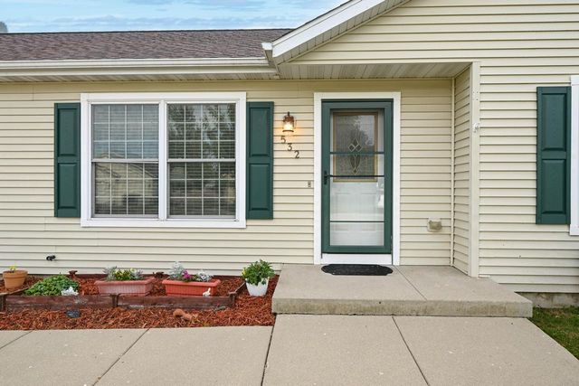 532 Tomahawk DRIVE, Twin Lakes, WI 53181