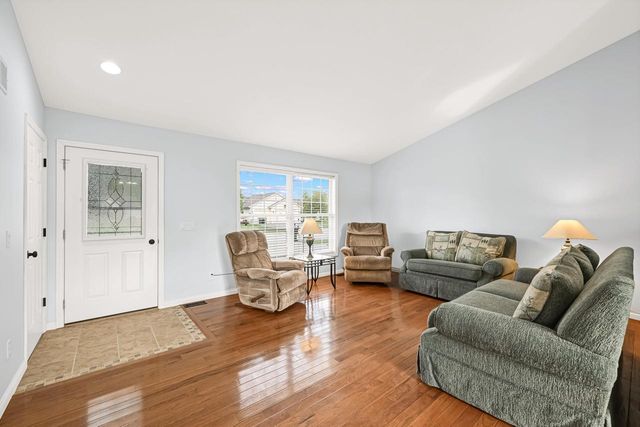 532 Tomahawk DRIVE, Twin Lakes, WI 53181