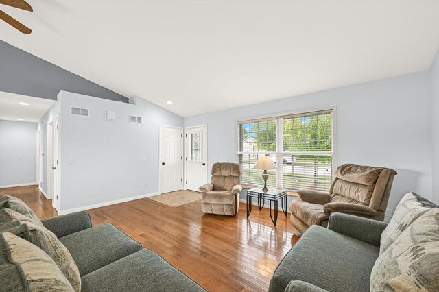 532 Tomahawk DRIVE, Twin Lakes, WI 53181
