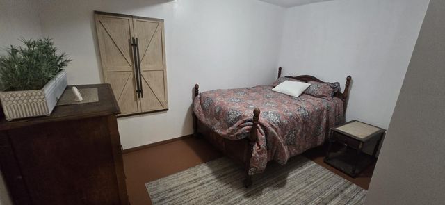 4932 W Briarwood Ave, Wichita, KS 67212