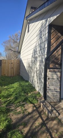 4932 W Briarwood Ave, Wichita, KS 67212