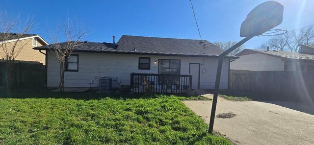 4932 W Briarwood Ave, Wichita, KS 67212