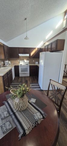 4932 W Briarwood Ave, Wichita, KS 67212