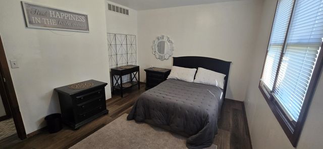 4932 W Briarwood Ave, Wichita, KS 67212