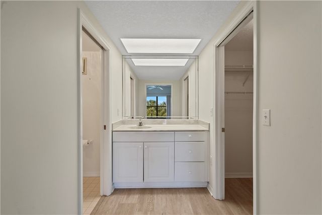 6165 S Mirror Lake Drive 307, Sebastian, FL 32958