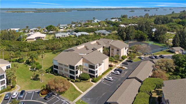 6165 S Mirror Lake Drive 307, Sebastian, FL 32958