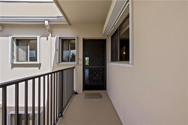 6165 S Mirror Lake Drive 307, Sebastian, FL 32958